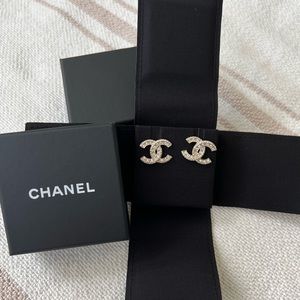 A21 AUTH Chanel Timeless CC earrings - NWOT